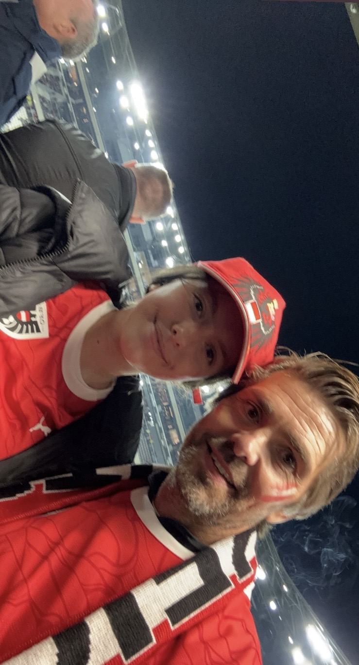Ich mit meinem Papa auf einem Fußballspiel